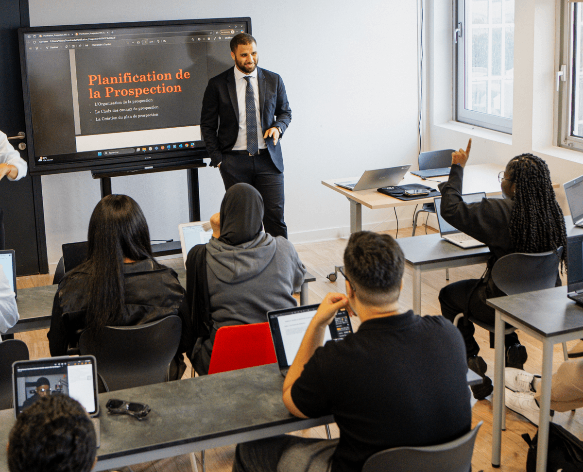 MANAGEMENT COMMERCIAL OPÉRATIONNEL